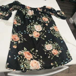 Women’s small off the shoulder floral dress